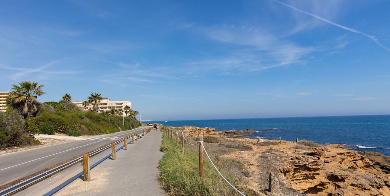 Resale - Apartment / flat -
Torrevieja - La Mata