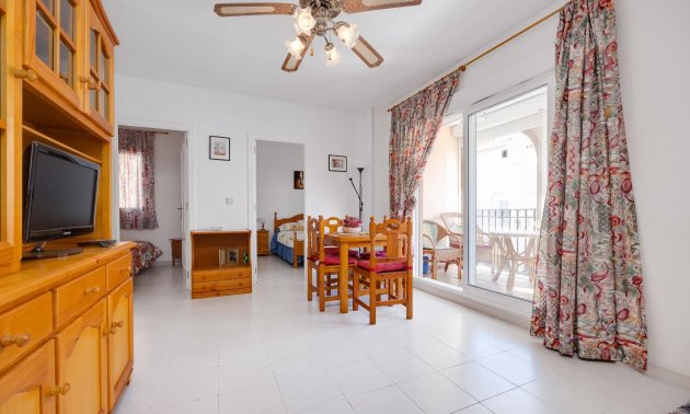 Resale - Bungalow -
Torrevieja - La Veleta