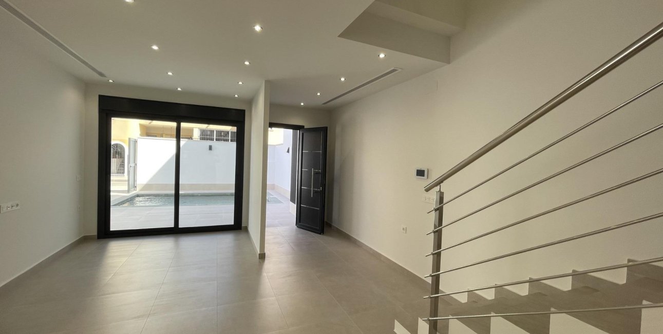 Rynek pierwotny - Willa -
Almoradí - Heredades