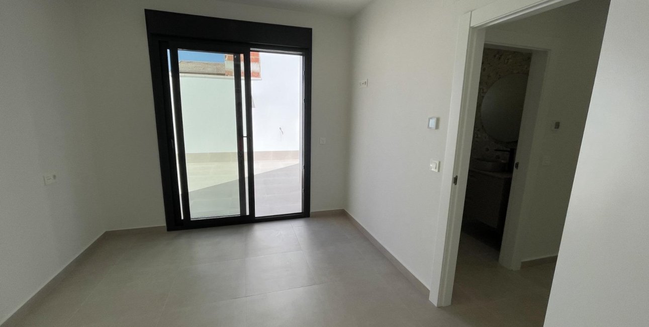 Rynek pierwotny - Willa -
Almoradí - Heredades