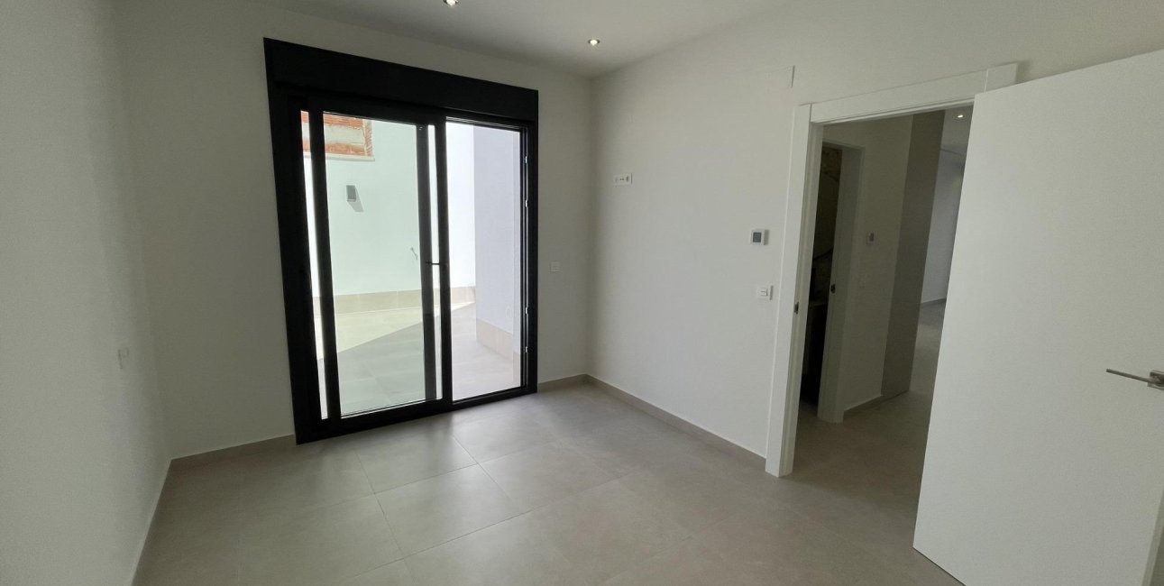 Rynek pierwotny - Willa -
Almoradí - Heredades