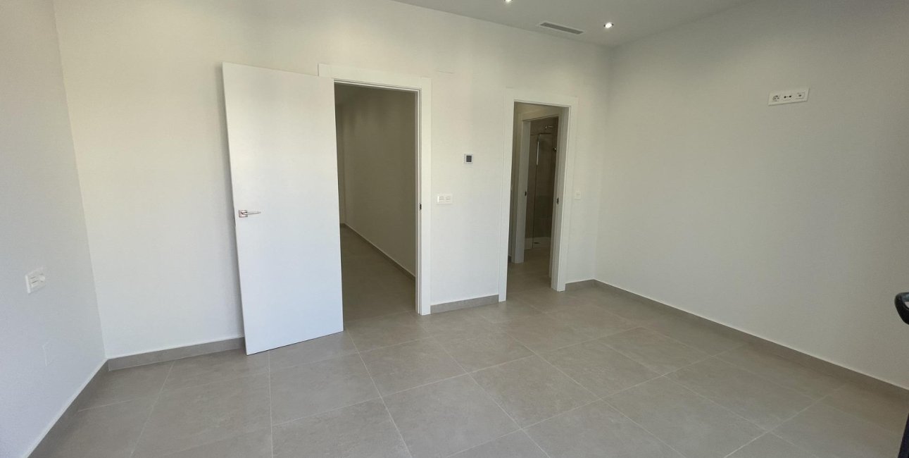 Rynek pierwotny - Willa -
Almoradí - Heredades