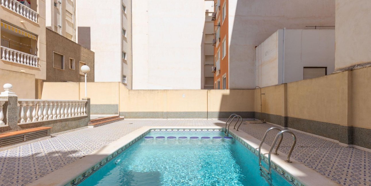 Resale - Apartment / flat -
Torrevieja - Estacion de autobuses