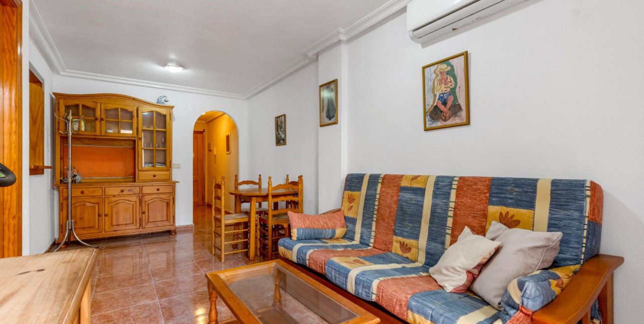 Resale - Apartment / flat -
Torrevieja - Estacion de autobuses