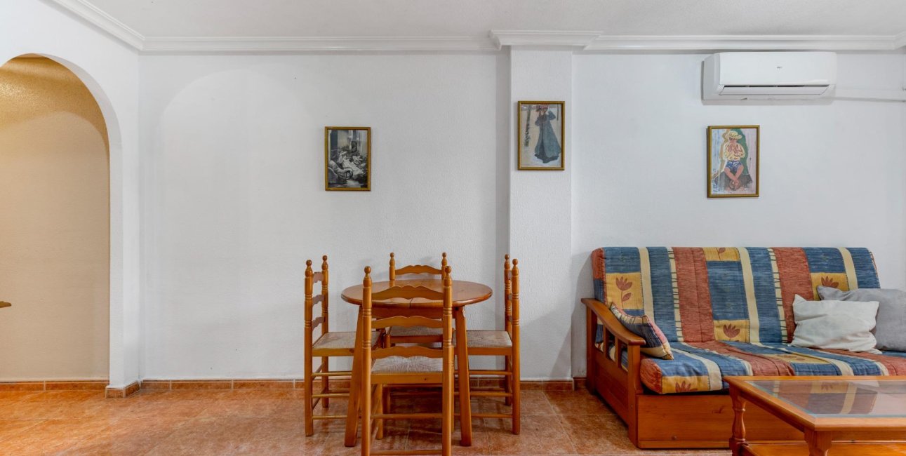 Resale - Apartment / flat -
Torrevieja - Estacion de autobuses