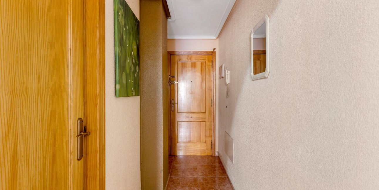 Resale - Apartment / flat -
Torrevieja - Estacion de autobuses