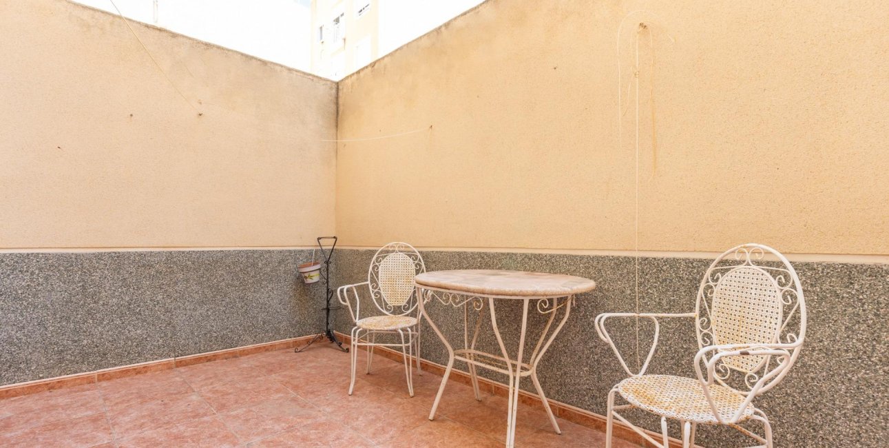 Resale - Apartment / flat -
Torrevieja - Estacion de autobuses