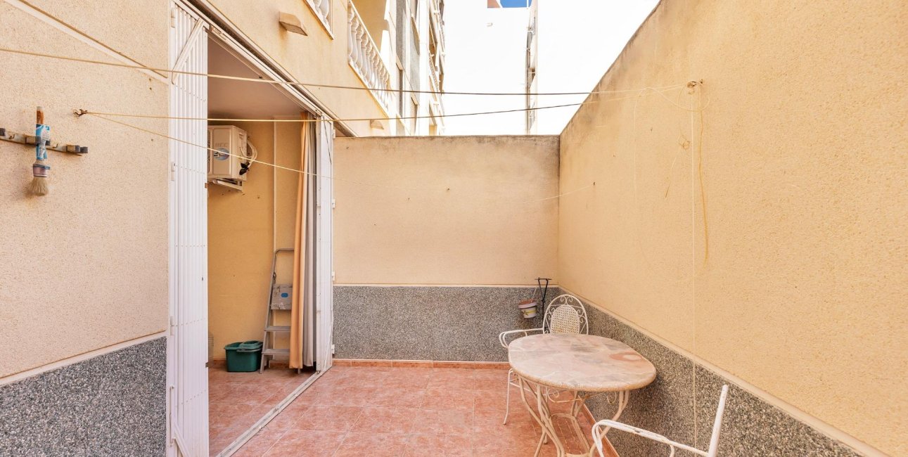 Resale - Apartment / flat -
Torrevieja - Estacion de autobuses