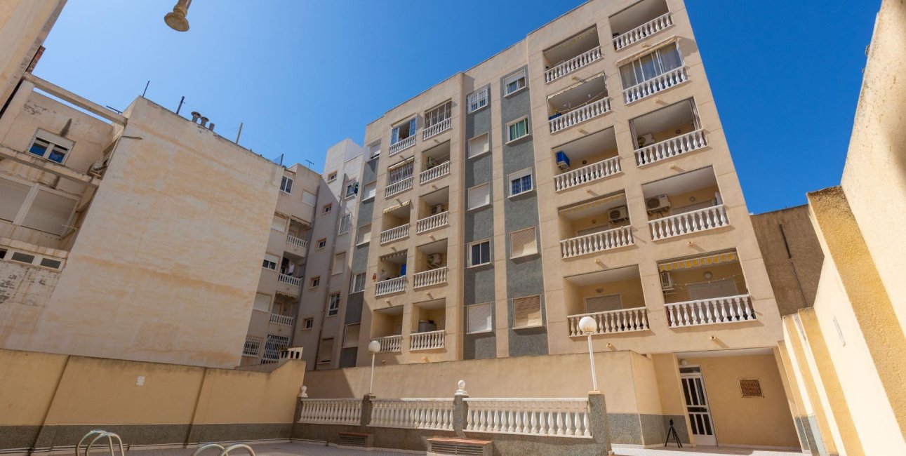Resale - Apartment / flat -
Torrevieja - Estacion de autobuses