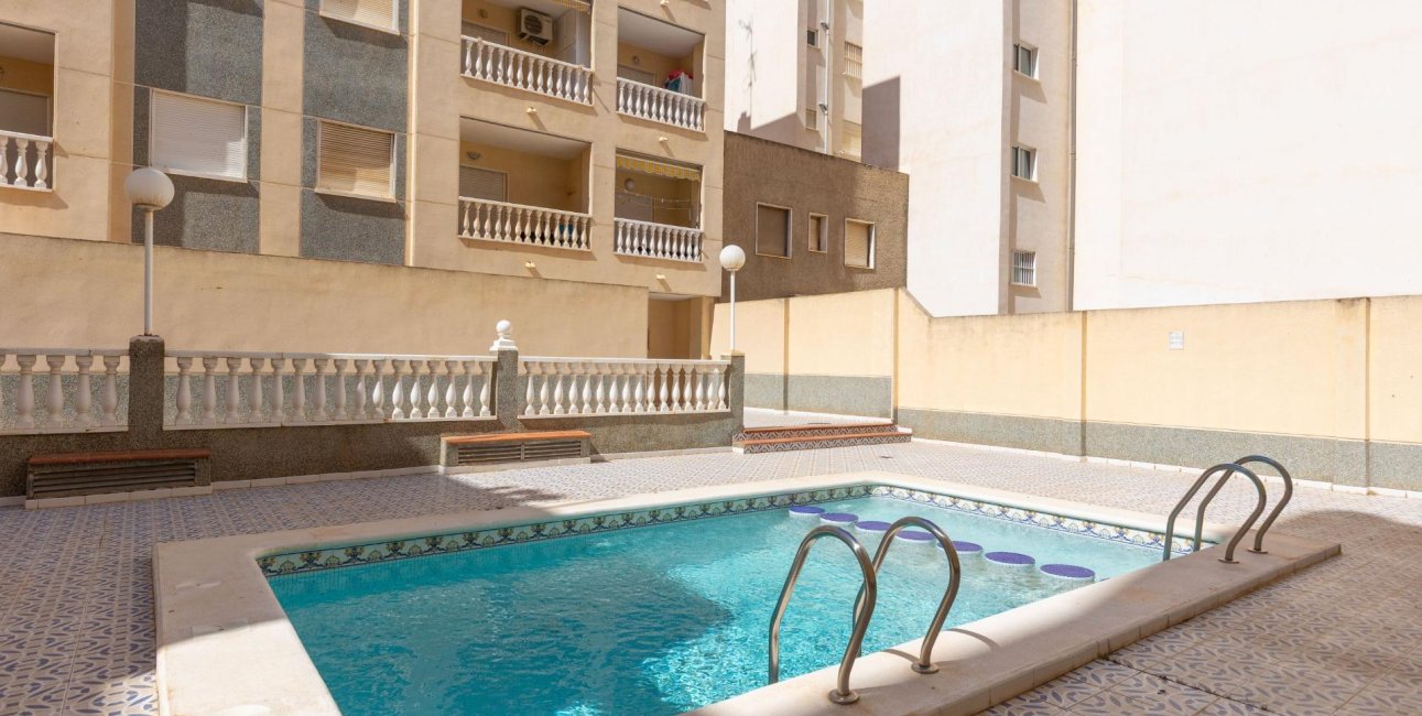 Resale - Apartment / flat -
Torrevieja - Estacion de autobuses