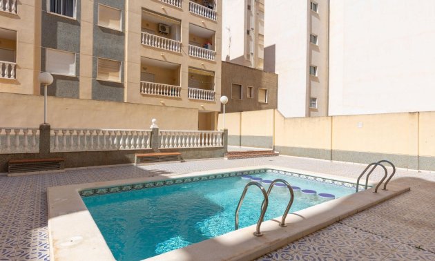 Resale - Apartment / flat -
Torrevieja - Estacion de autobuses