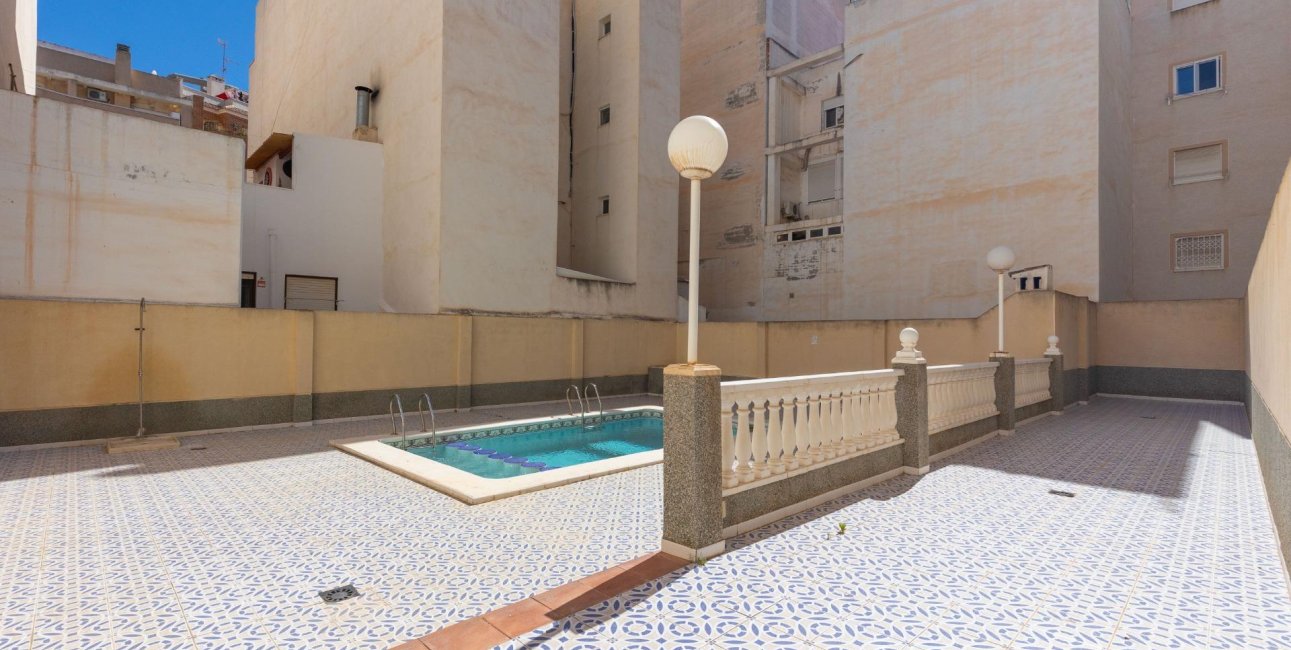 Resale - Apartment / flat -
Torrevieja - Estacion de autobuses