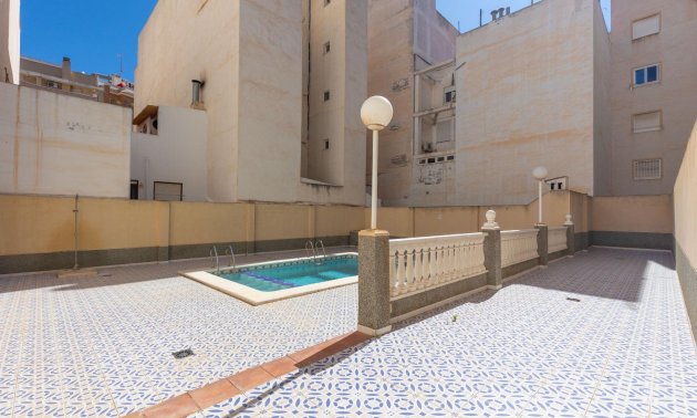 Resale - Apartment / flat -
Torrevieja - Estacion de autobuses