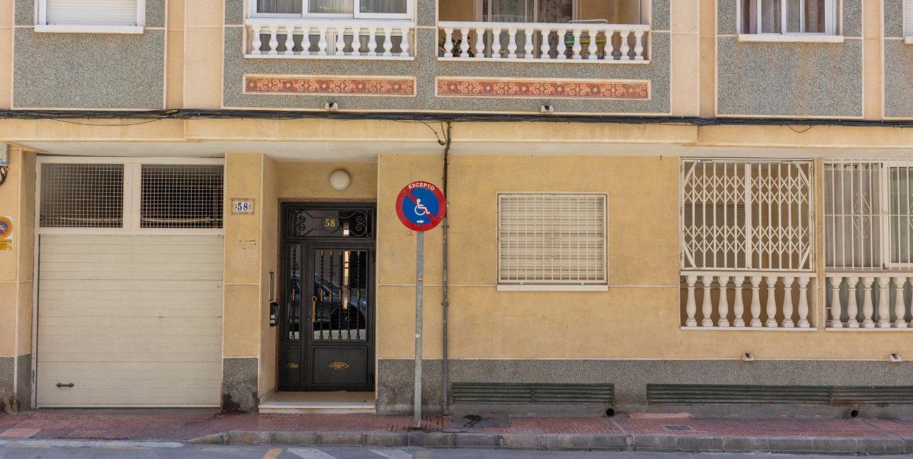 Resale - Apartment / flat -
Torrevieja - Estacion de autobuses