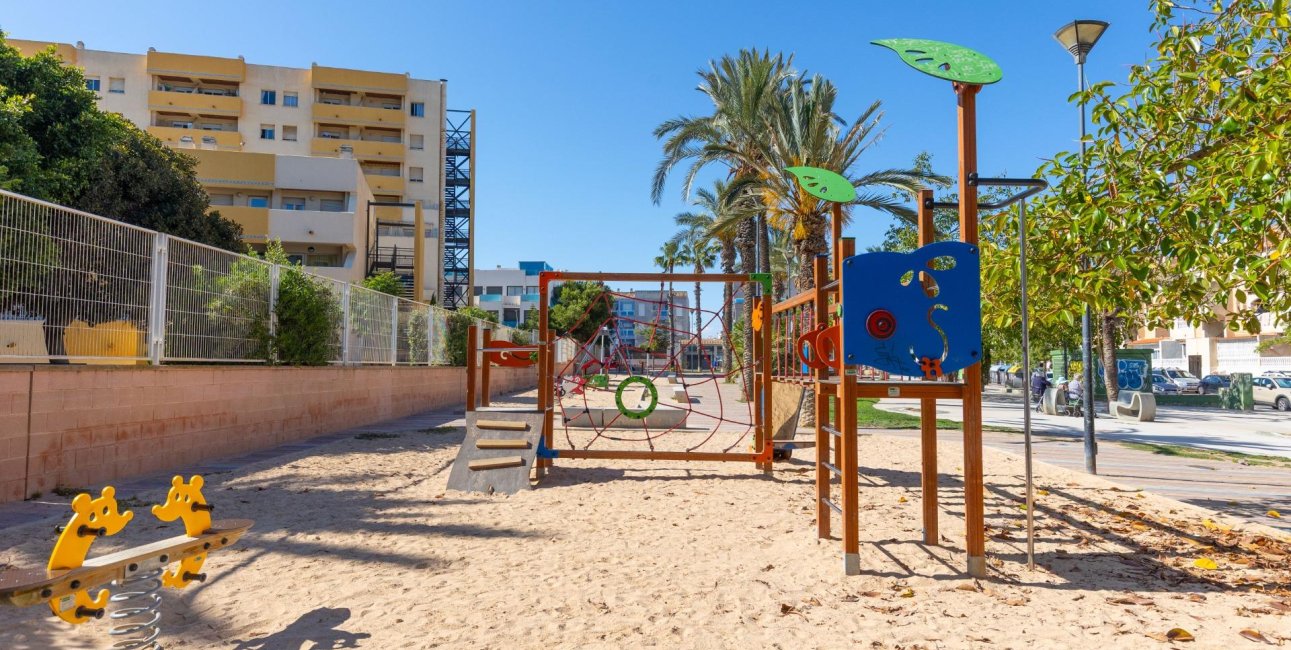 Resale - Apartment / flat -
Torrevieja - Estacion de autobuses