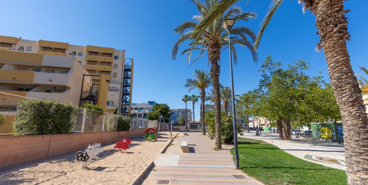 Resale - Apartment / flat -
Torrevieja - Estacion de autobuses