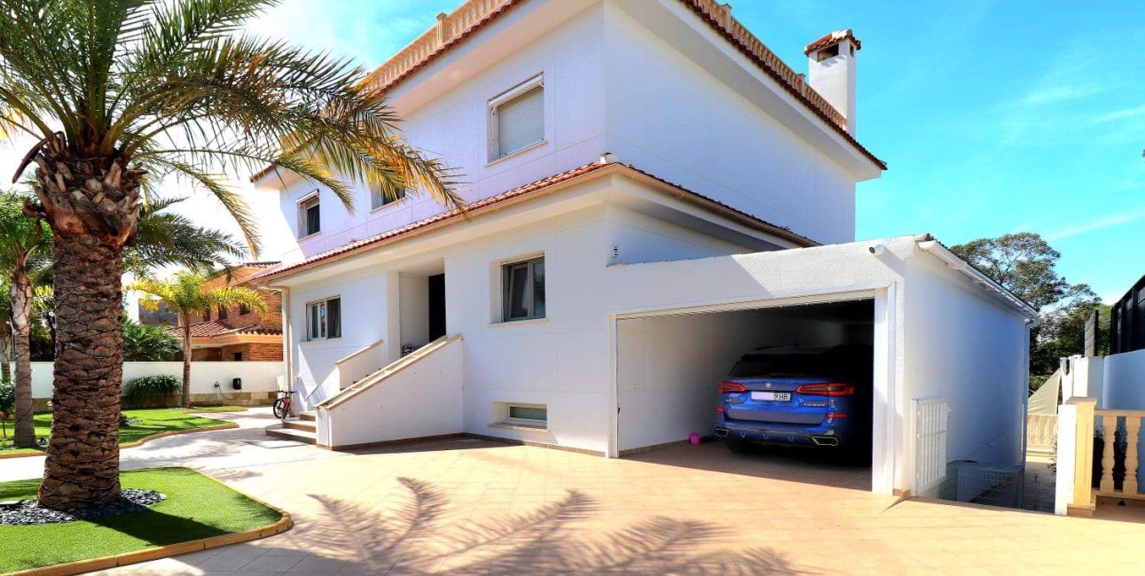 Reventa - Villa -
Orihuela Costa - Campoamor