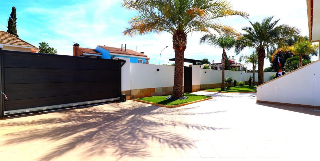 Reventa - Villa -
Orihuela Costa - Campoamor