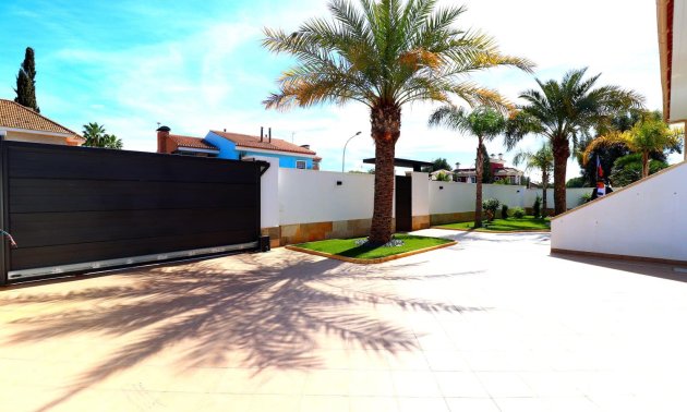 Reventa - Villa -
Orihuela Costa - Campoamor