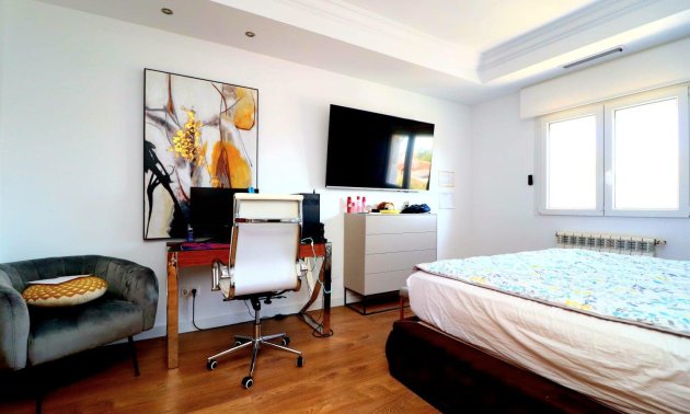 Reventa - Villa -
Orihuela Costa - Campoamor