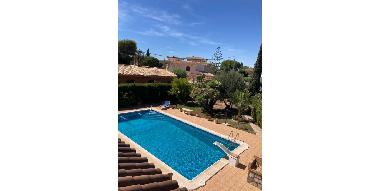 Resale - Villa -
Orihuela Costa - Cabo Roig