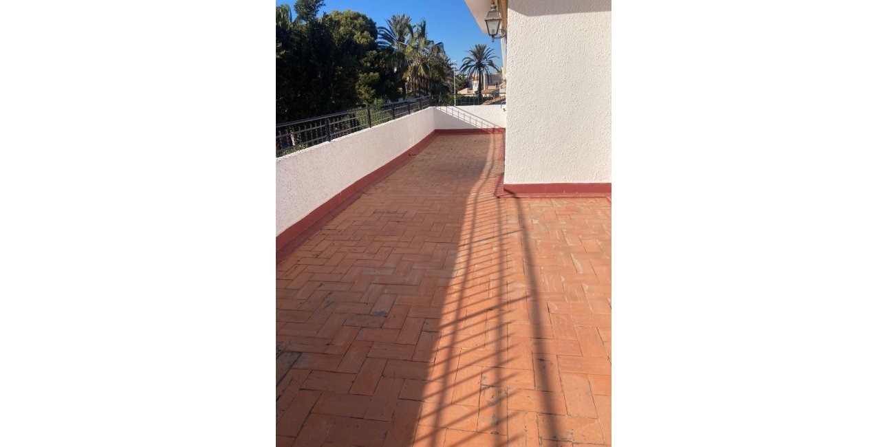 Resale - Villa -
Orihuela Costa - Cabo Roig