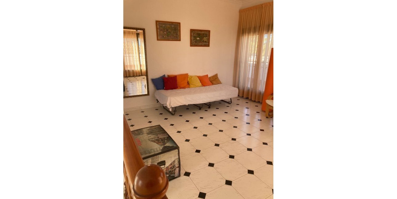 Resale - Villa -
Orihuela Costa - Cabo Roig