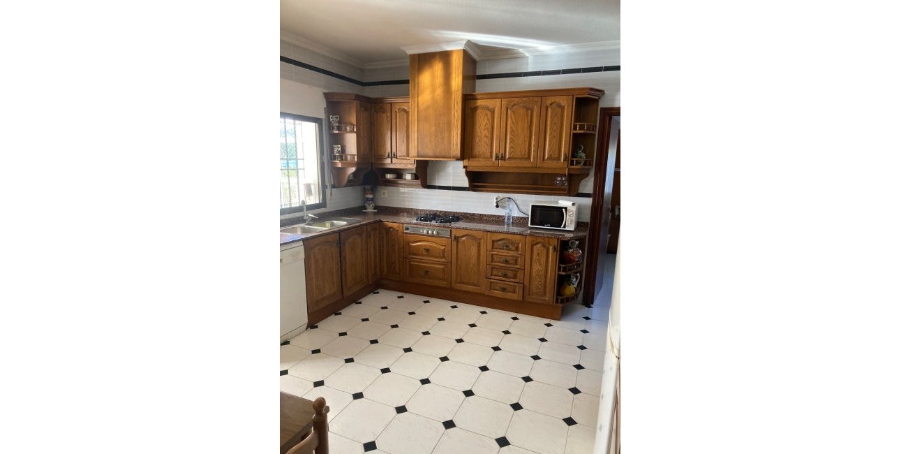 Resale - Villa -
Orihuela Costa - Cabo Roig