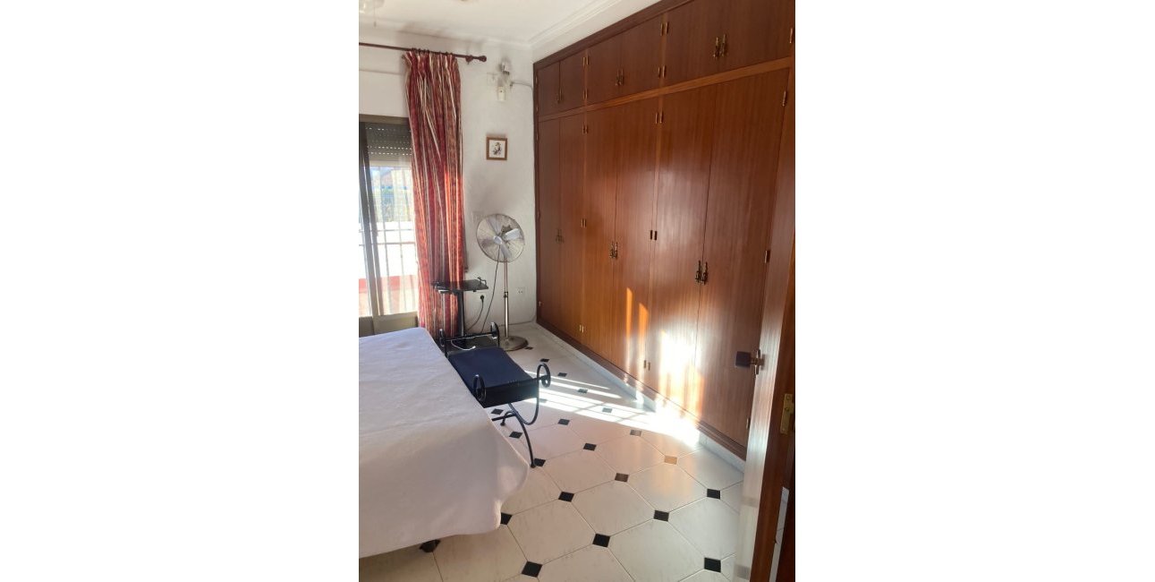 Resale - Villa -
Orihuela Costa - Cabo Roig