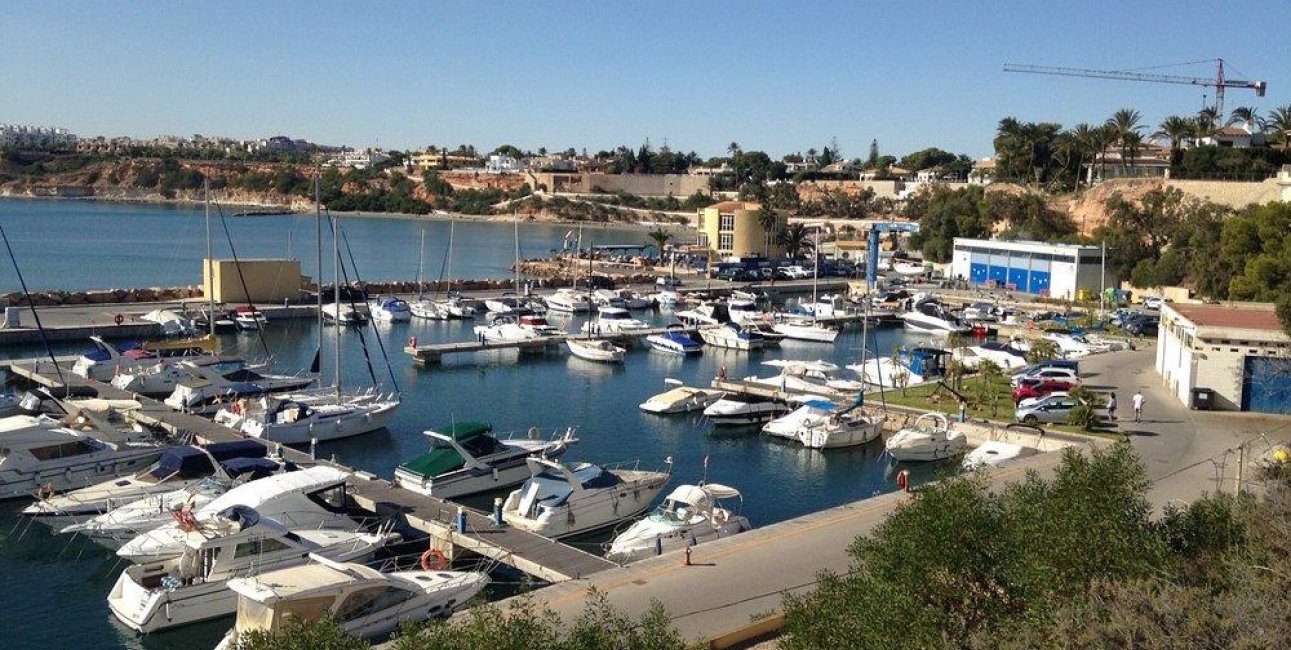 Resale - Villa -
Orihuela Costa - Cabo Roig