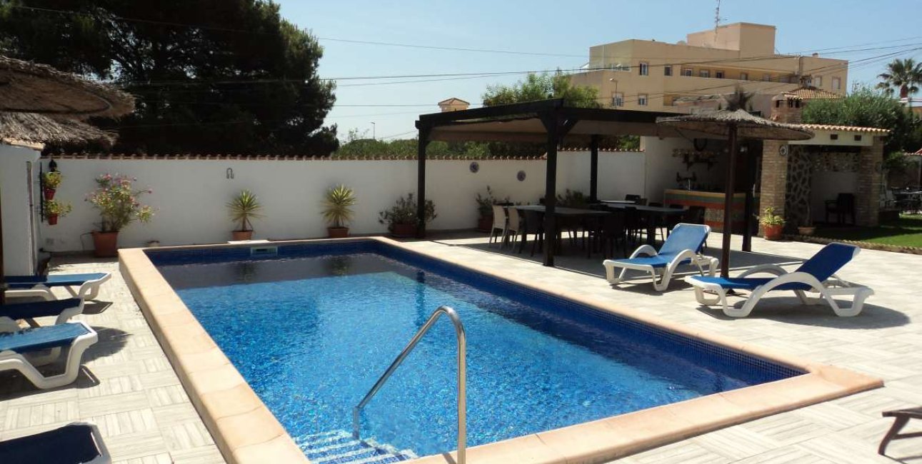 Resale - Villa -
Orihuela Costa - Lomas de Cabo Roig
