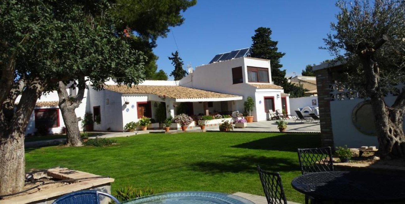 Resale - Villa -
Orihuela Costa - Lomas de Cabo Roig