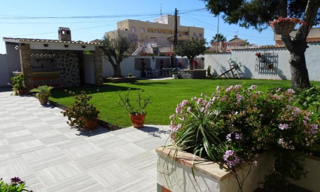 Resale - Villa -
Orihuela Costa - Lomas de Cabo Roig