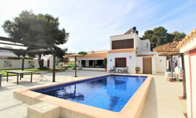 Resale - Villa -
Orihuela Costa - Lomas de Cabo Roig