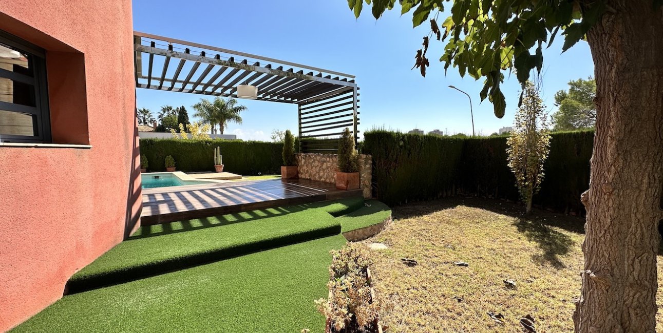 Resale - Villa -
Orihuela Costa - Dehesa de campoamor