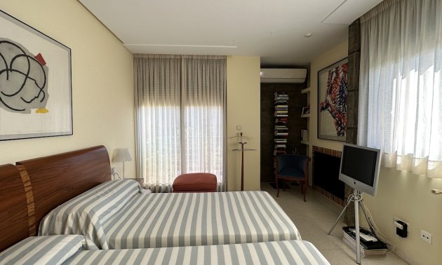 Resale - Villa -
Orihuela Costa - Dehesa de campoamor