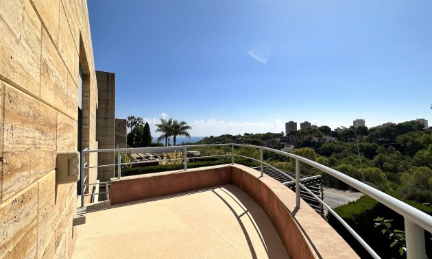 Resale - Villa -
Orihuela Costa - Dehesa de campoamor