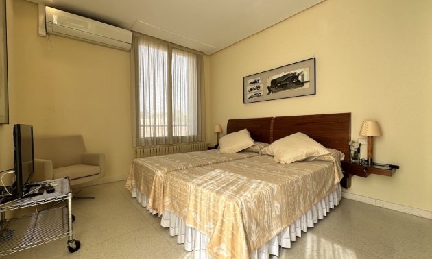 Resale - Villa -
Orihuela Costa - Dehesa de campoamor