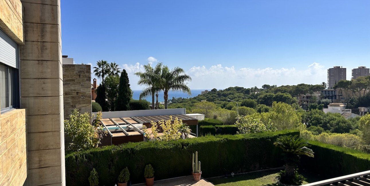 Resale - Villa -
Orihuela Costa - Dehesa de campoamor