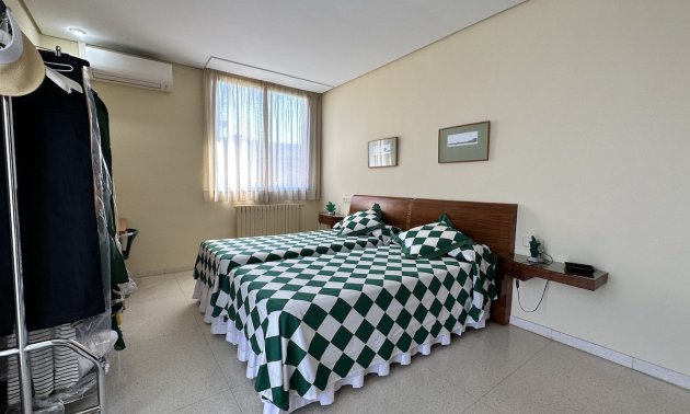 Resale - Villa -
Orihuela Costa - Dehesa de campoamor