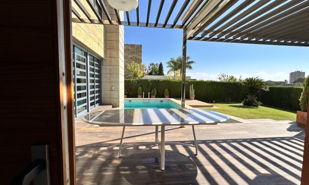 Resale - Villa -
Orihuela Costa - Dehesa de campoamor