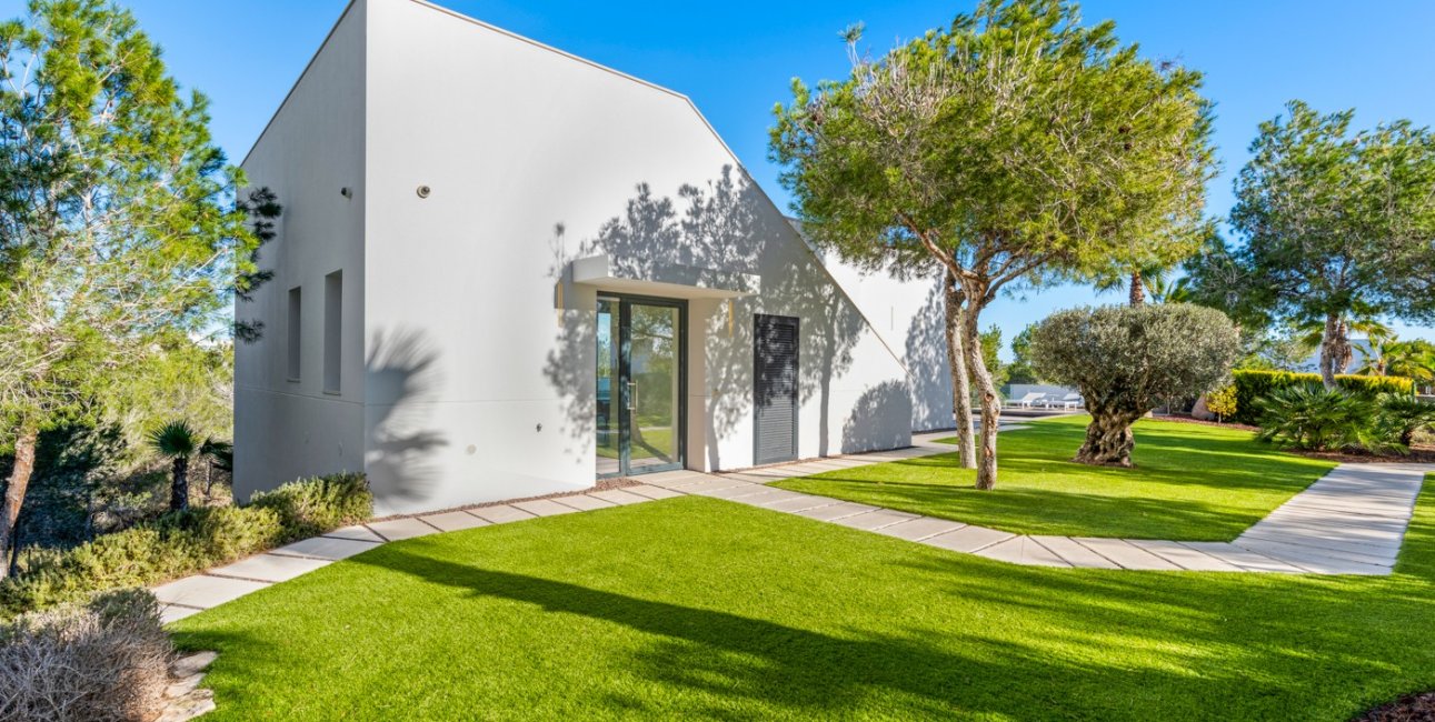 Resale - Villa -
Orihuela Costa - Las Colinas golf