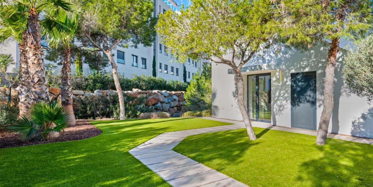 Resale - Villa -
Orihuela Costa - Las Colinas golf