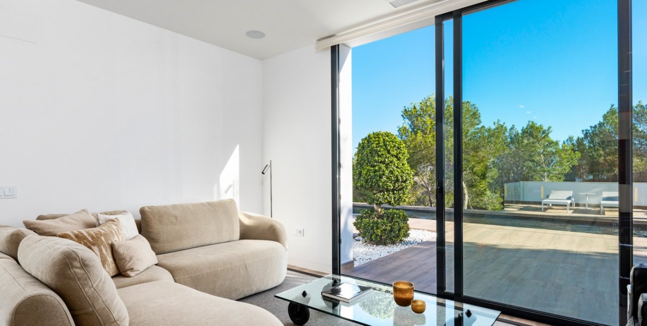 Resale - Villa -
Orihuela Costa - Las Colinas golf