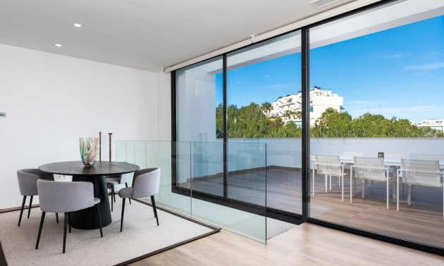 Resale - Villa -
Orihuela Costa - Las Colinas golf