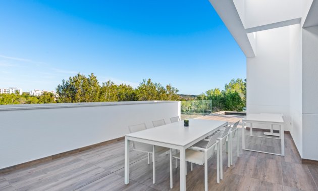 Resale - Villa -
Orihuela Costa - Las Colinas golf