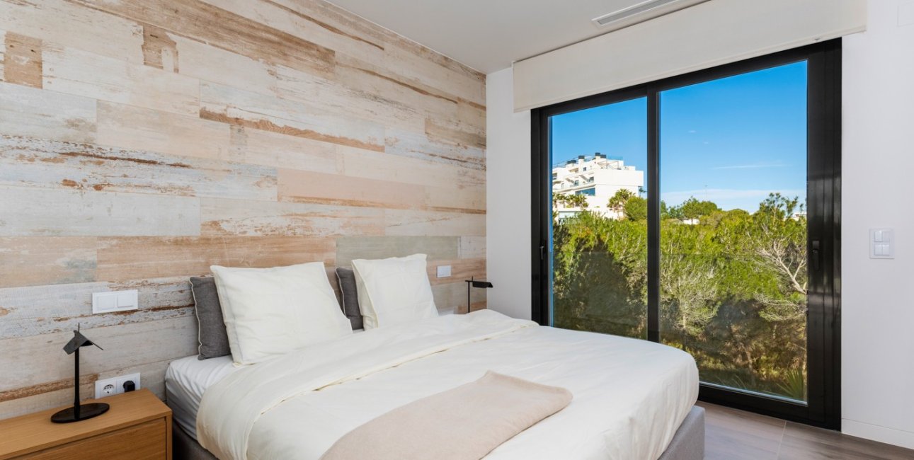 Resale - Villa -
Orihuela Costa - Las Colinas golf