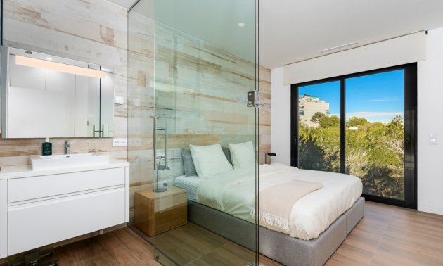 Resale - Villa -
Orihuela Costa - Las Colinas golf