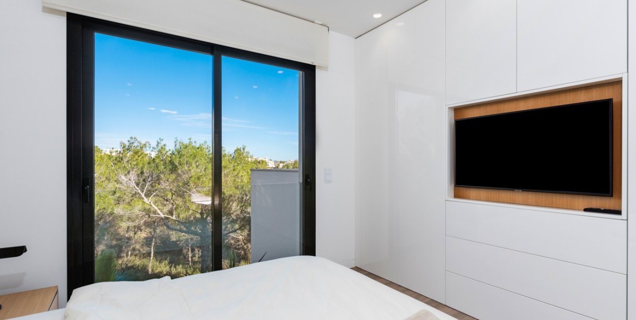 Resale - Villa -
Orihuela Costa - Las Colinas golf