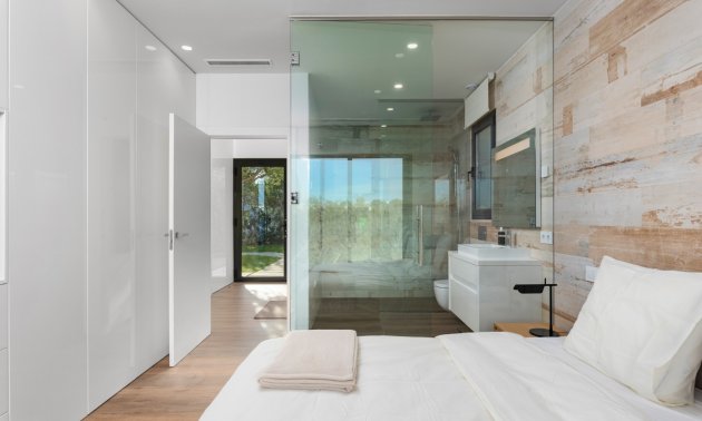 Resale - Villa -
Orihuela Costa - Las Colinas golf